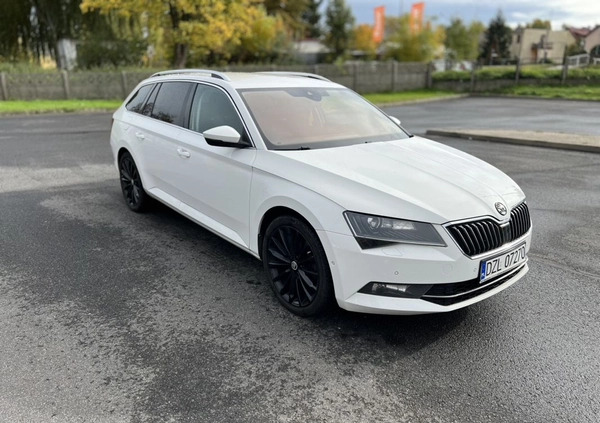 Skoda Superb cena 66000 przebieg: 236000, rok produkcji 2016 z Złotoryja małe 67